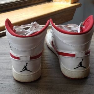 Jordan 1 mid